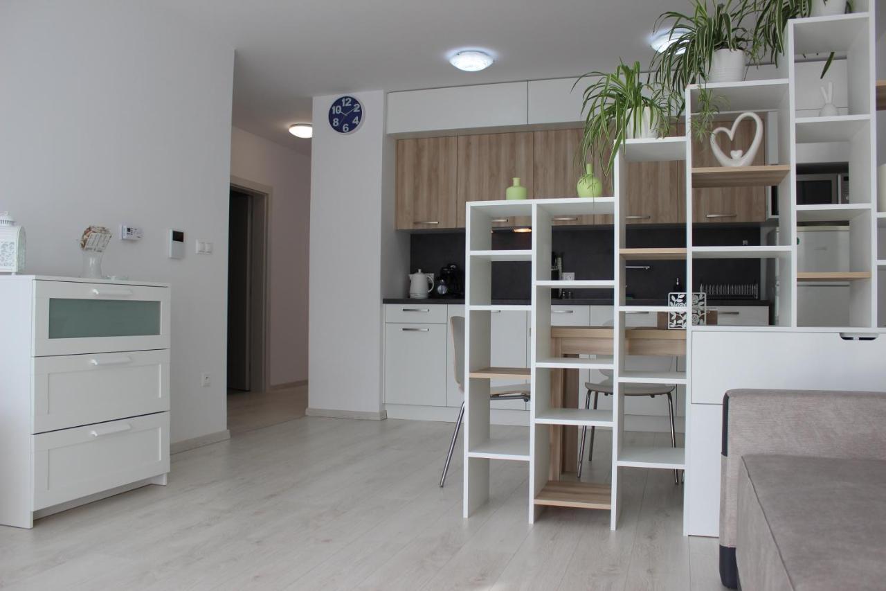 Leo Apartment Free Parking!!! Bratislava Buitenkant foto