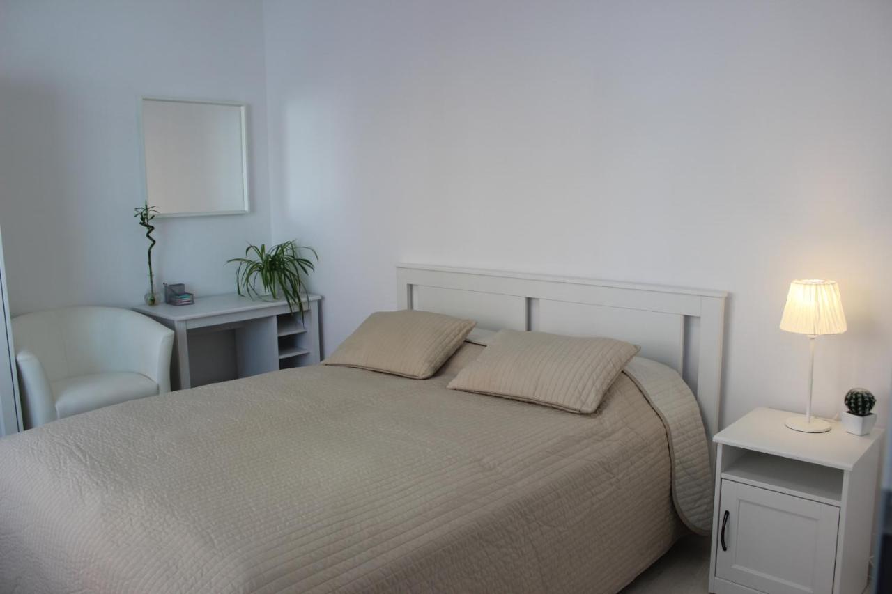 Leo Apartment Free Parking!!! Bratislava Buitenkant foto